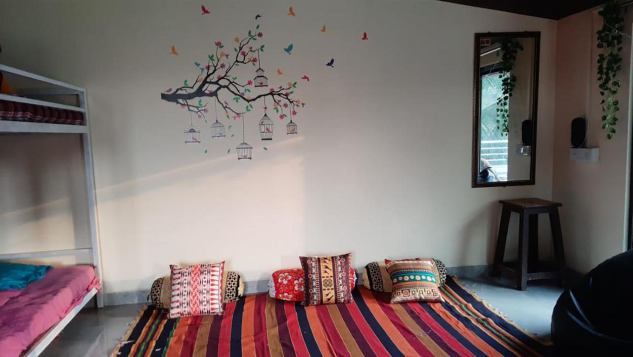 Hostel Costel Mālvan Exteriér fotografie